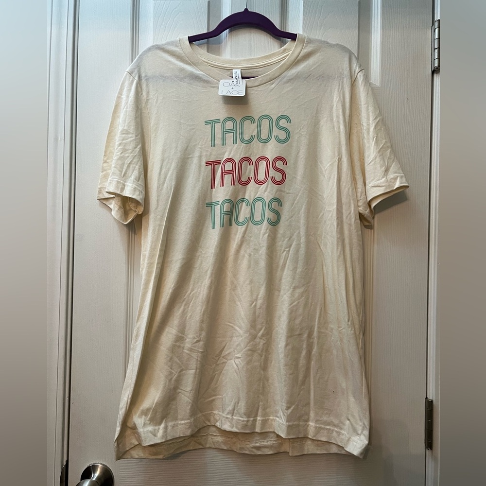 🦋 NWT  Oak + Lace Cream Graphic T-Shirt with Tacos Print size large
